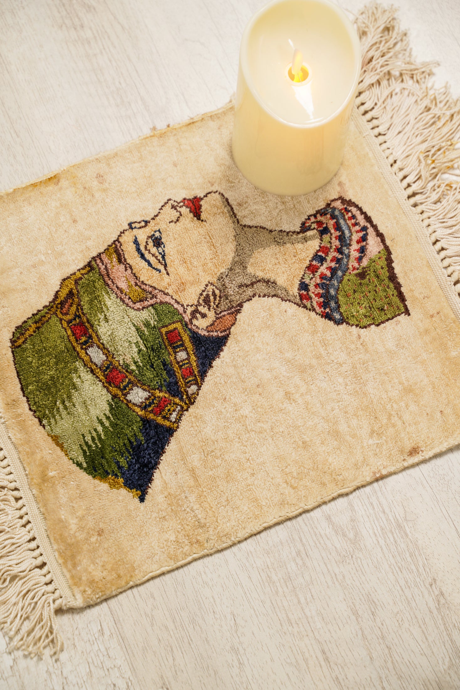 Vintage Egyptian Silk Nefertiti Rug 1' x 1'