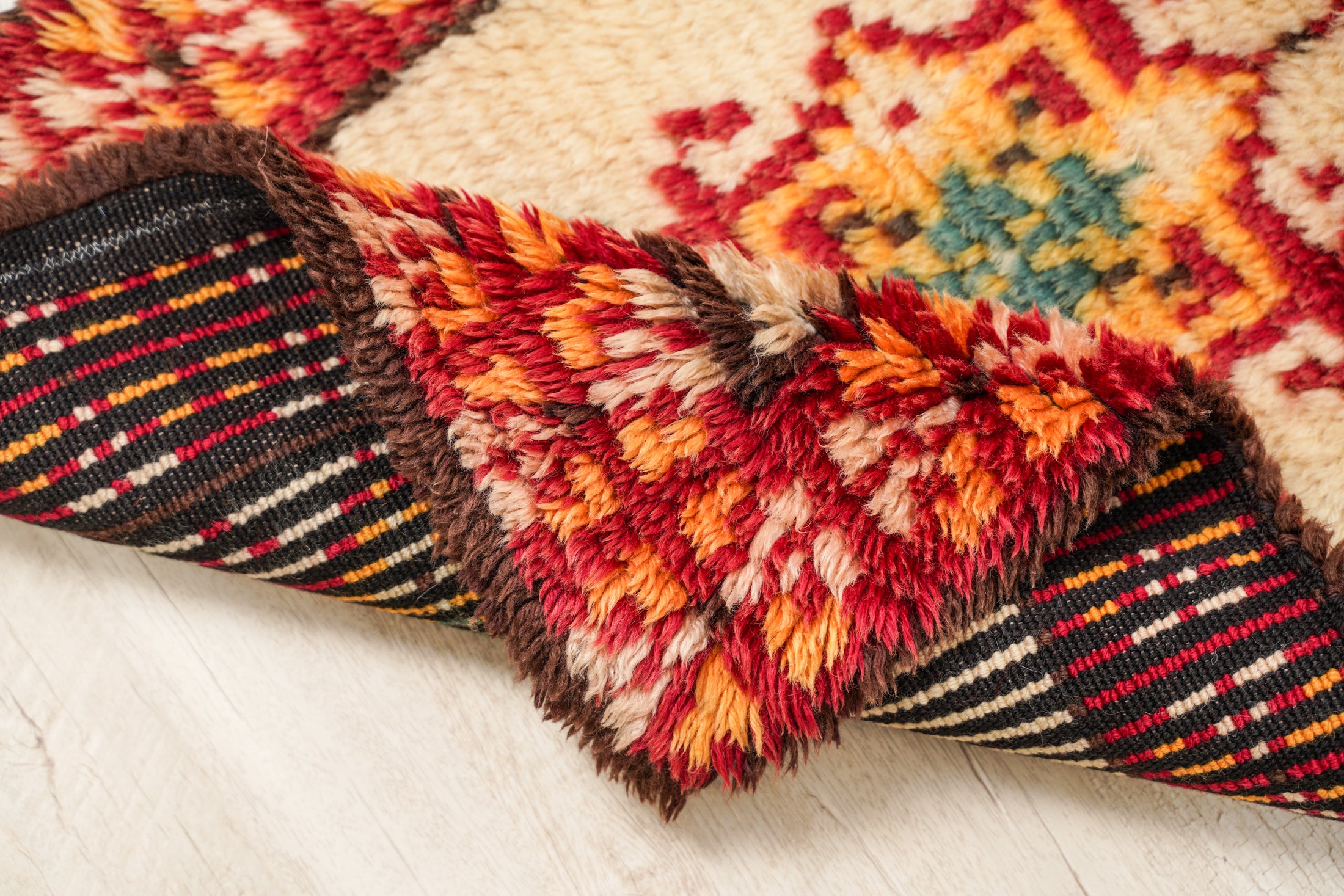 VINTAGE TURKISH TRIBAL RUG 3'2" x 2'