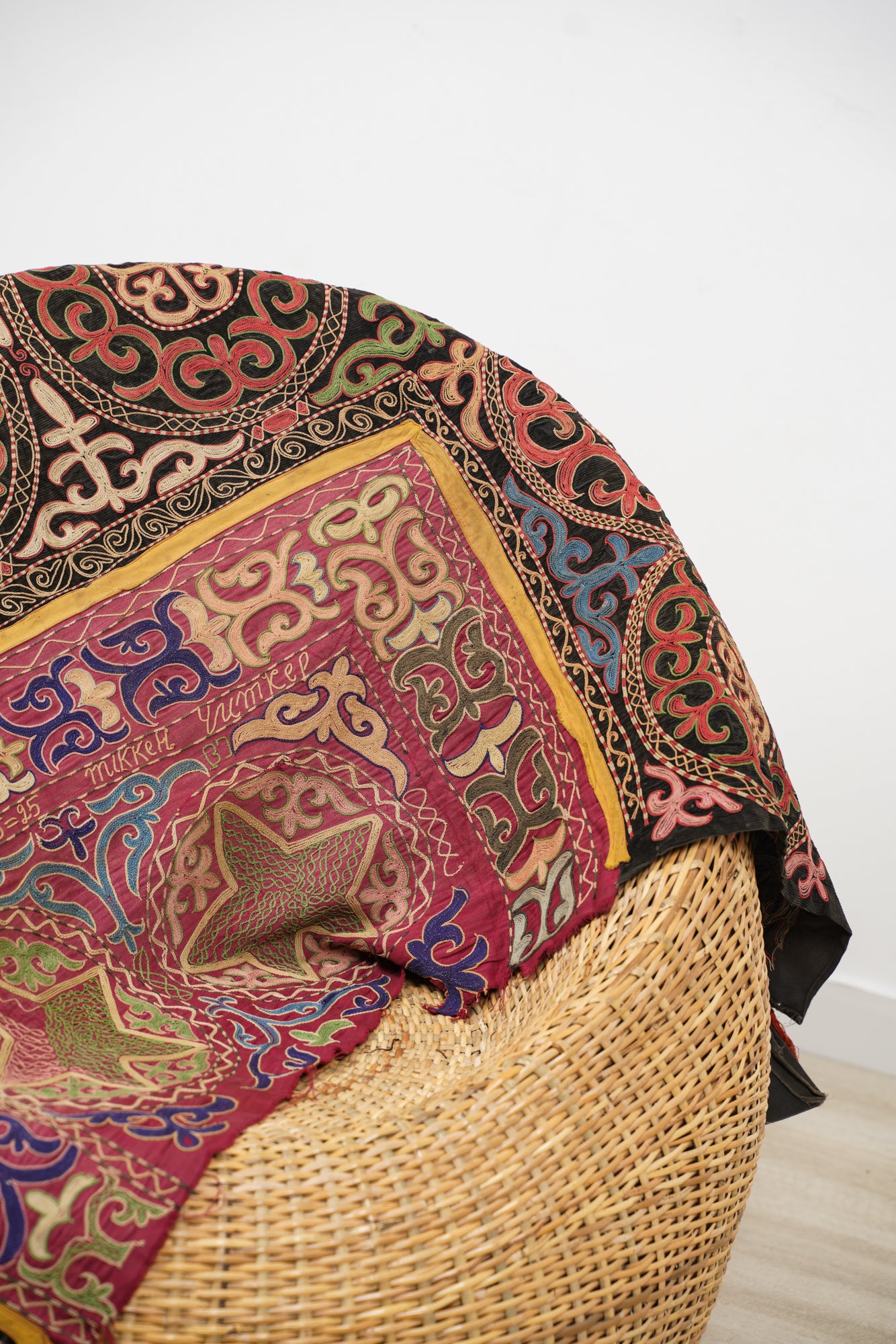 VINTAGE KAZAKHSTANI TUSH KYIZ EMBROIDERY 6'4" x 3'6"